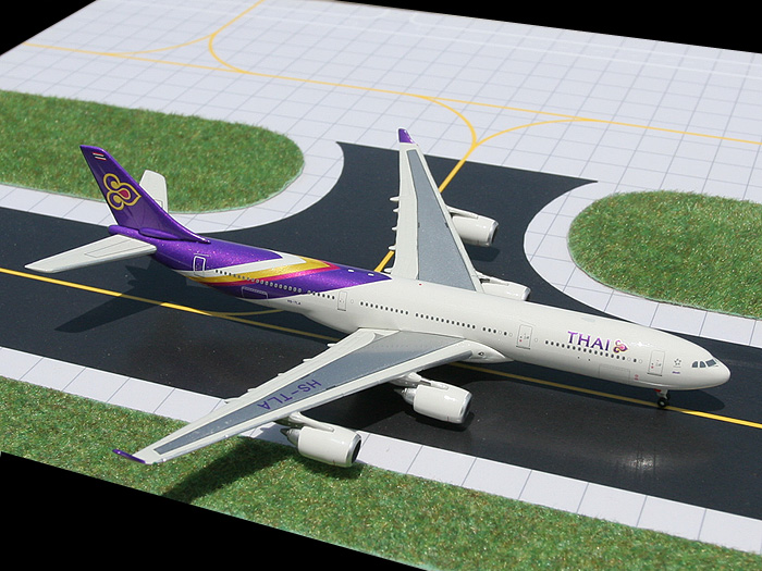 Gemini 1/400 B747-400 THAI タイ航空