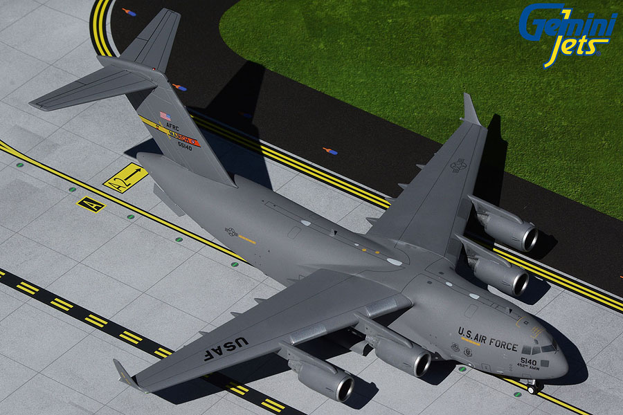 U.S. Air Force C-17A Globemaster 05 5140 March Air Force Base (1:200)