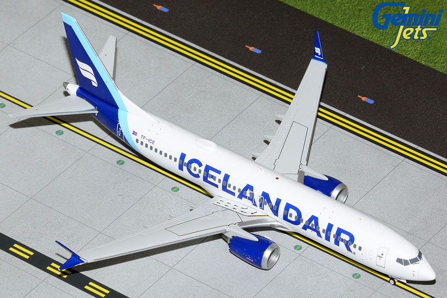 Icelandair B737 MAX 8 TF-ICE new blue livery (1:200)