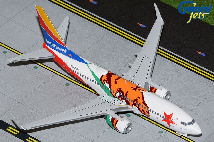 Southwest Airlines B737-700W N943WN California One (1:200)