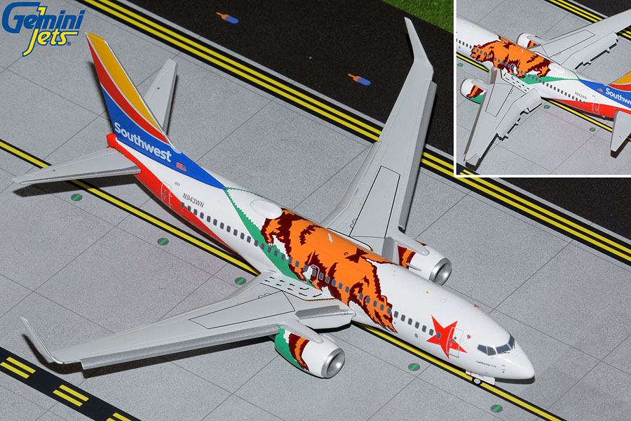 Southwest Airlines B737-700W N943WN California One, Flaps Down (1:200)