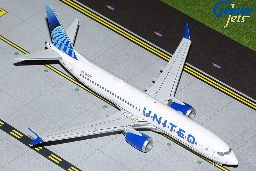 United Airlines B737 MAX 8 N27251 New Livery (1:200)