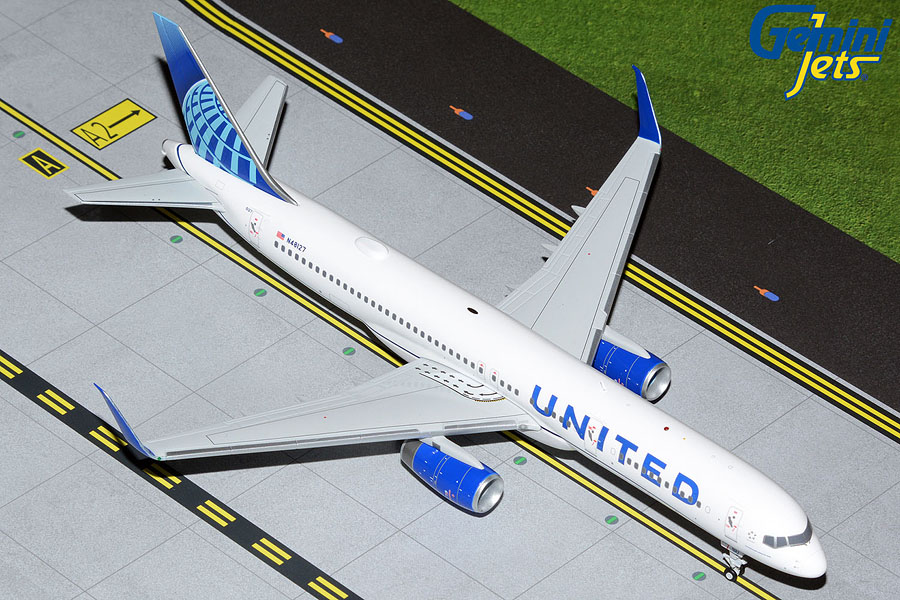 United Airlines B757-200W N48127 new livery (1:200)