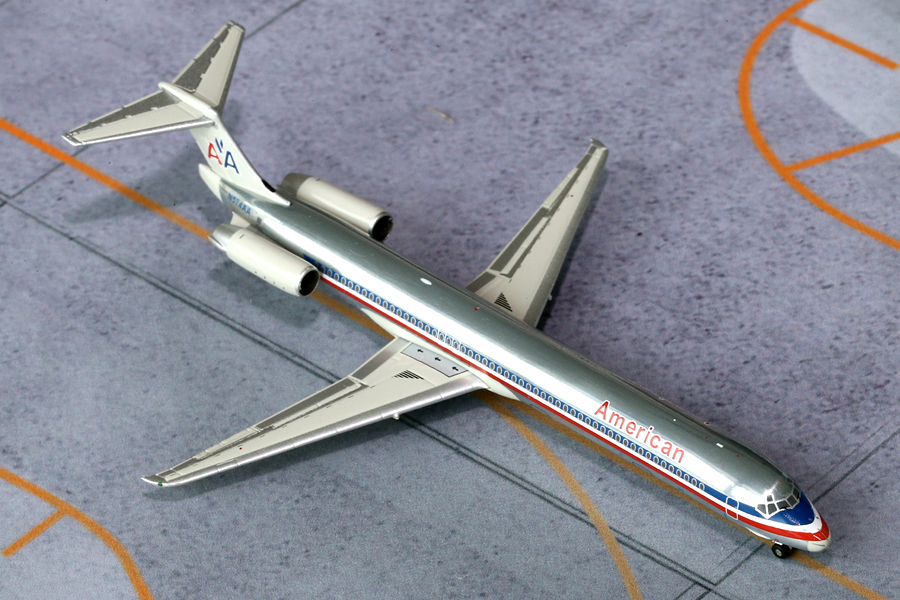 American MD80 N574AA "Polished" (1400) by GeminiJets 400 Diecast