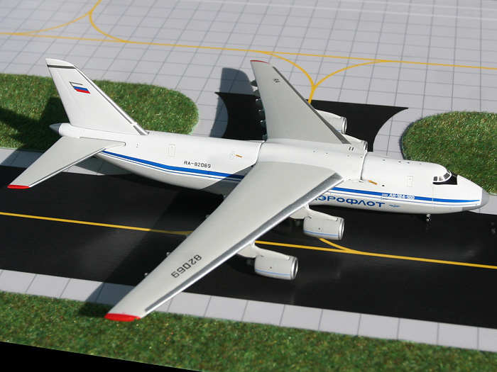 Aeroflot Antonov 124 (1:400)