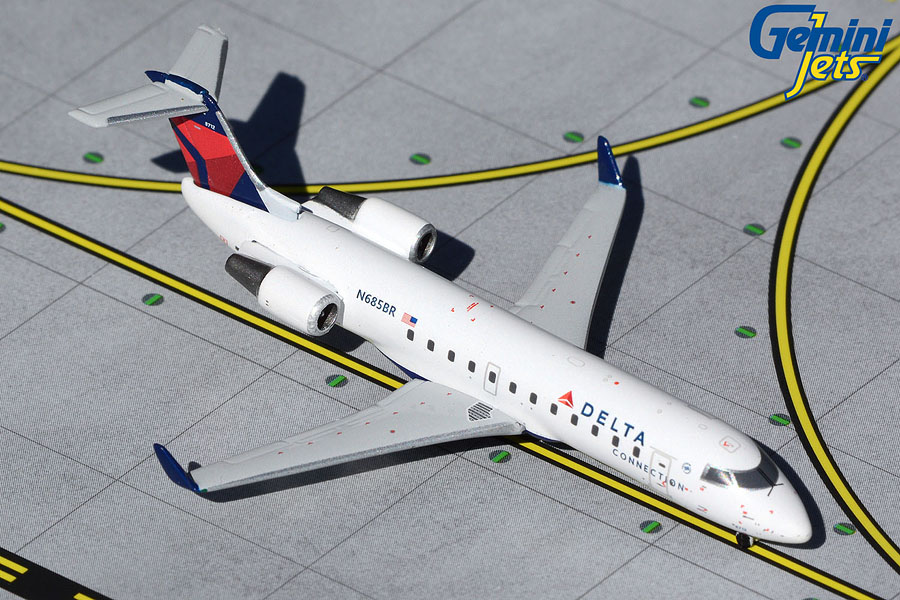Delta Connection CRJ-200LR N685BR (1:400)
