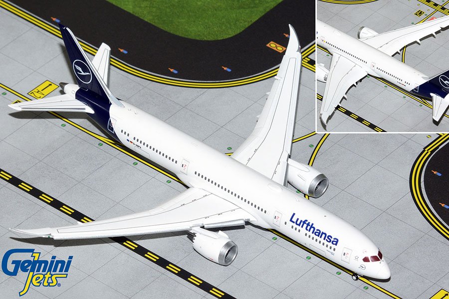 Lufthansa B787-9 D-ABPA flaps down (1:400)