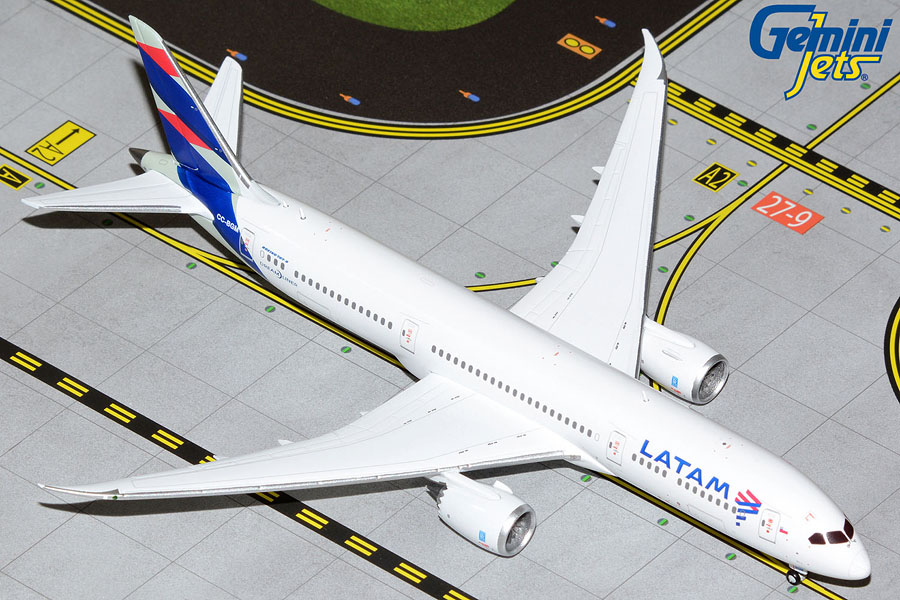 LATAM Airlines B787-9 CC-BGM (1:400)