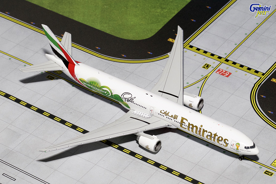 Airplane Model High Resolution Photo
