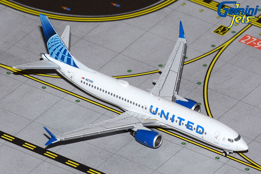 United Airlines B737 MAX 8 N27251 (1:400)