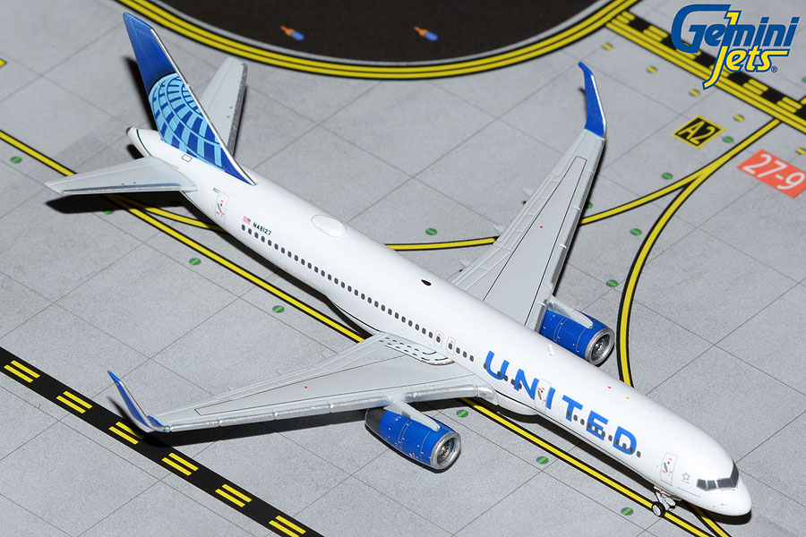 United Airlines B757-200W N48127 (1:400)